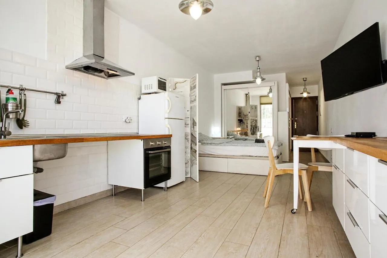 Cozy Studio With Queen-Size Bed And Pools, Chaparral 163 코스타델실렌시오 스페인